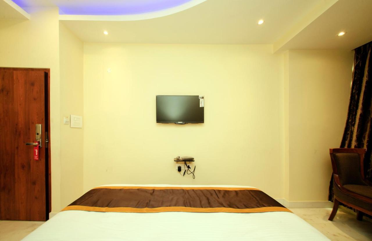 Hotel Golden Palace Kolkata Exterior photo